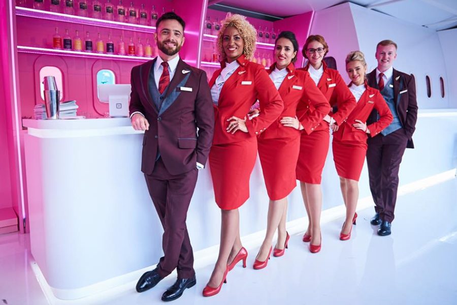 লাল অথবা বার্গান্ডি রঙের মধ্যে বিমানকর্মীরা পোশাকের জন্য নিজের পছন্দমতো রংও নির্বাচন করে নিতে পারেন। এমনকি তাঁদের যে ব্যাজ রয়েছে সেখানে ‘শ্রী’ বা ‘শ্রীমতি’ লেখার বাধ্যবাধকতাও থাকছে না। বিমানকর্মীরা ইচ্ছা করলে নিজেদের শরীরে ট্যাটুও আঁকাতে পারেন। এত দিন যা নিষিদ্ধ ছিল।