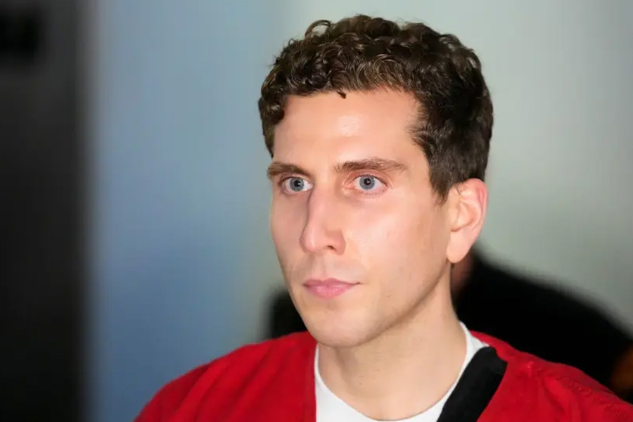 ঘটনার পর সঙ্গে সঙ্গে পুলিশকে ফোন করে জানানো হয়। সিসিটিভি ফুটেজ থেকে ধরা পড়ে, একটি সাদা গাড়ি নিয়ে খুন করতে এসেছিলেন ব্রায়ান। তার পর সেই গাড়ির মালিকের খোঁজ নিয়ে ব্রায়ানকে খুঁজে বের করে পুলিশ। খুনিকে গ্রেফতার করার পরেও এই ঘটনা এখনও মস্কোর অধিবাসীকে ভয় ধরাচ্ছে।