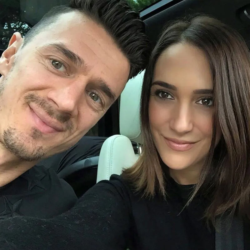 তবে ভেগাসের ঘটনা প্রথম নয়। এক সময় হ্যারির সঙ্গে উদ্দাম যৌনতা কার্যত সমার্থক হয়ে দাঁড়িয়েছিল। পর্তুগিজ ফুটবলার এবং ক্রিশ্চিয়ানো রোনাল্ডোর সতীর্থ হোসে ফন্টের বর্তমান স্ত্রী তথা খ্যাতনামী মডেল ক্যাসি সামনার সংবাদমাধ্যমে দাবি করেন ২০০৪ সালে একাধিক বার তাঁর সঙ্গে ঘনিষ্ঠ হয়েছিলেন হ্যারি।