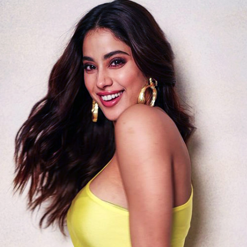 ২০১৮ সালে আবার চর্চায় আসেন শিখর এবং জাহ্নবী। নিজের ইনস্টাগ্রামে একটি ছবি পোস্ট করেছিলেন শিখর। ইটালির রাস্তায় দু’জন মানুষ দাঁড়িয়ে রয়েছেন। তাঁদের ছায়া পড়েছে রাস্তায়। সেই ছবিই ক্যামেরাবন্দি করেছিলেন শিখর।