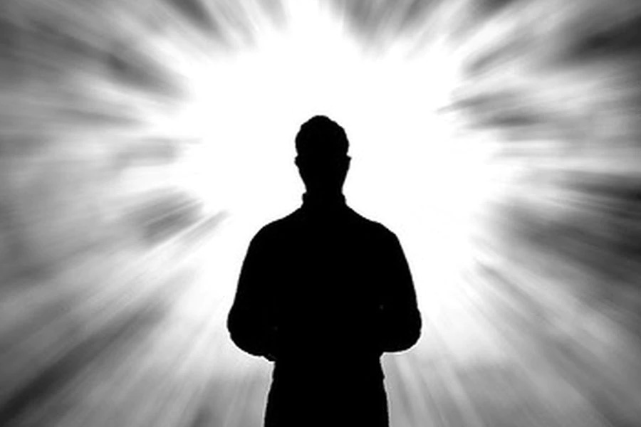 গাছদু’টির ডাল যেখানে দড়ি দিয়ে বাঁধা, এর পর সেই দড়ি কেটে দেওয়া হত। ফলে গাছের ডালদু’টি দুই দিকে সরে যাওয়ার সঙ্গে সঙ্গে অপরাধীর দেহও দু’টুকরো হয়ে যেত। মৃত্যুর পরে অপরাধীর দেহের টুকরো দু’টি রাস্তার মাঝখানে, যেখানে অপরাধ করা হয়েছিল, সেই জায়গায় ফেলে রাখা হত। রাজা ভাবতেন, রাস্তা দিয়ে যাওয়ার সময় ওই টুকরোগুলি চোখে পড়লে আর কেউ মৃত্যুভয়ে চুরি করবেন না।