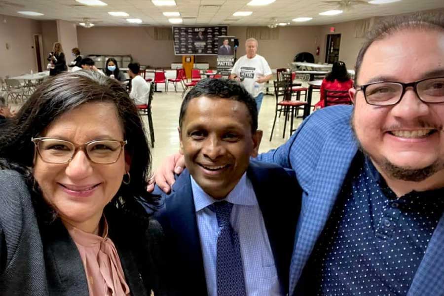 ২০০৭ সালে আমেরিকায় কাজের সুযোগ পান শুভা। তাঁর সঙ্গে সে দেশে চলে যান সুরেন্দ্রণও। সেখানে গিয়ে কিছু দিন সুপার মার্কেটে কাজ করেছিলেন তিনি। পরে টেক্সাসের বার পরীক্ষায় বসেন। এবং পাশও করেন।