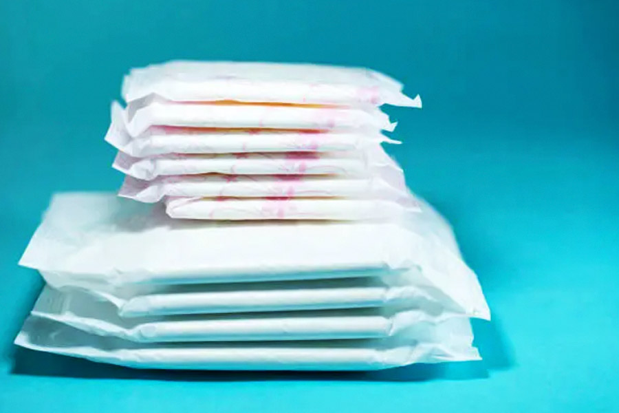 মাত্র ২৫ হাজার টাকা দিয়ে যে ব্যবসার শুরু, বর্তমানে তার বার্ষিক আয় আড়াই কোটি টাকা। এক সময়ের বেকার অনুরাগ এখন সকলের কাছে ‘প্যাডওয়ালা’।