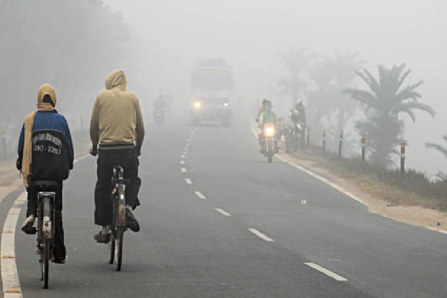 ক্যানিংয়ে সোমবারের সর্বনিম্ন তাপমাত্রা ছিল ১২.৬ ডিগ্রি সেলসিয়াস। ডায়মন্ড হারবারের তাপমাত্রা নেমেছিল ১২.৫ ডিগ্রি সেলসিয়াসে।