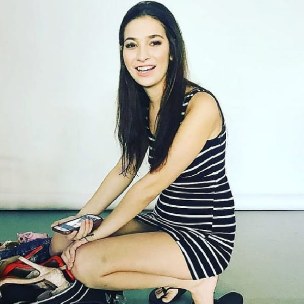 ওই বাড়ির এক বাসিন্দাই প্রথমে অলিভিয়াকে অচৈতন্য অবস্থায় দেখতে পান। সঙ্গে সঙ্গে তিনি আপৎকালীন নম্বরে ফোন করেন। তার পরই ঘটনাস্থলে যায় পুলিশ। 