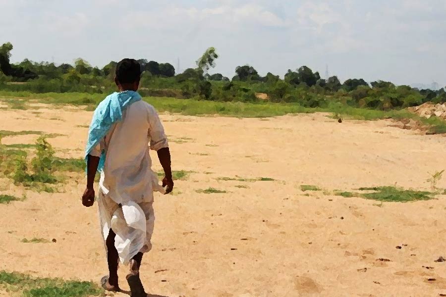 এর মধ্যেই ২৩ ডিসেম্বর শেল পিম্পলগাঁও গ্রামে খুড়তুতো বোনের বাড়িতে দেখা দেন ‘মৃত’ সুভাষ। সুভাষকে দেখে ভিরমি খান তাঁর বোন। জ্ঞান ফেরার পর ২৪ ডিসেম্বর সকালে সুভাষের বোন পুলিশকে পুরো বিষয়টি জানান। খবর পাঠানো হয় সুভাষের গ্রাম চরহোলি খুর্দে।