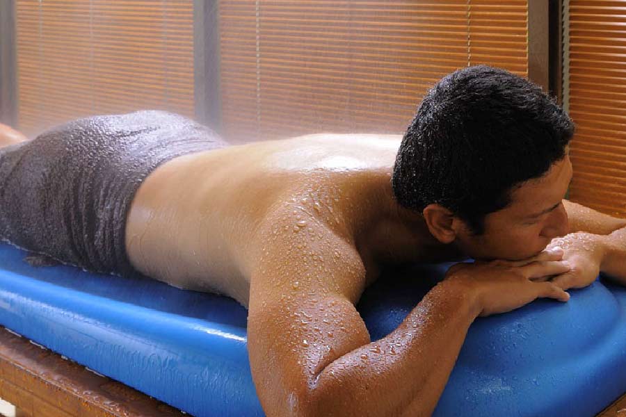 অভিযোগ, গোয়ার এই প্রতারণা চক্রের বিষয়ে প্রশাসন সম্পূর্ণ উদাসীন। ‘দেনিক ভাস্কর’-এর ওই প্রতিবেদনে দাবি করা হয়েছে, পুলিশের মদতেই নাকি রমরমিয়ে চলছে লোক ঠকানোর কাজ। এই ব্যবসা থেকে স্থানীয় পুলিশও কমিশন লাভ করে বলে দাবি।