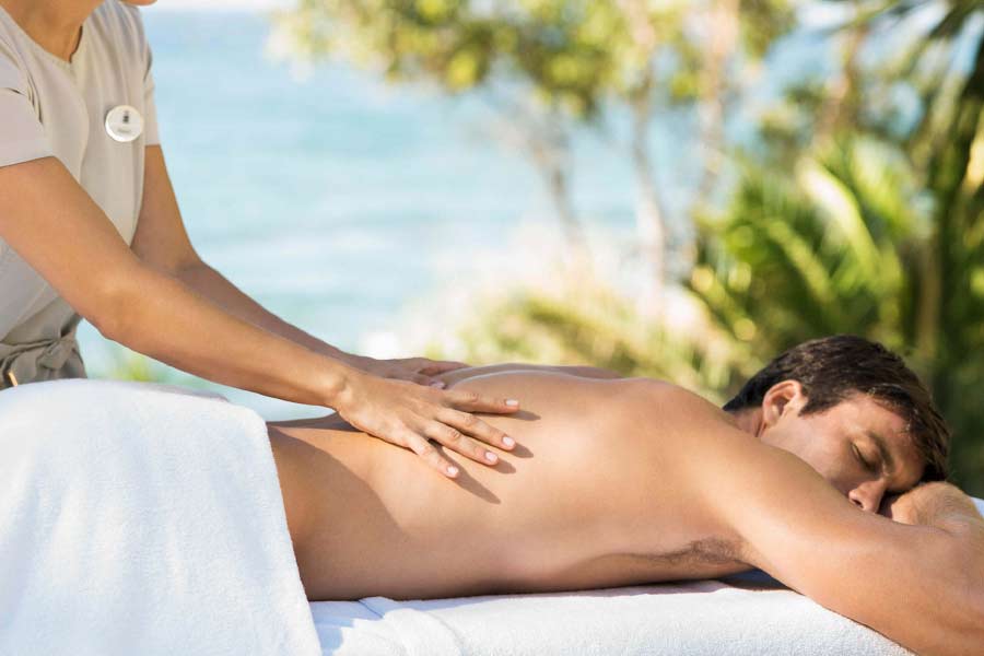 ভুক্তভোগীদের দাবি, যে মহিলাদের ‘বিশেষ’ পরিষেবা দেওয়ার কথা, তাঁরা অধিকাংশই এই পেশায় অত্যন্ত বিরক্ত। বাধ্য হয়ে তাঁদের এই কাজ করতে হচ্ছে। অনেক ক্ষেত্রেই তাঁরা পরিস্থিতির শিকার।