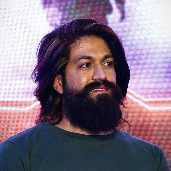 এর পরই যশ একটি ভিডিয়ো প্রকাশ করে ভক্তদের উদ্দেশে বলেন যে, যাঁরা এমন কাজ করবেন, তাঁরা তাঁর ভক্ত হতে পারেন না। কেউ যদি ভাবেন যে, এরকম কাণ্ড করে তাঁর সঙ্গে দেখা করবেন, তা হলে তা ভুল। কারণ এ ভাবে আর কারও সঙ্গেই দেখা করবেন না যশ। 