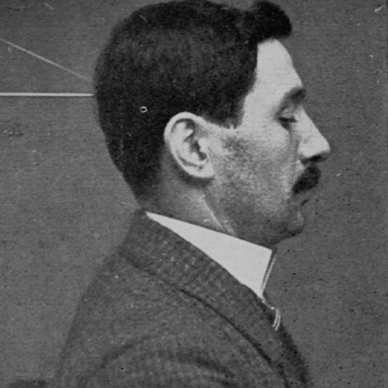 জিওভানি জানান যে, এটিই মোনালিসার আসল ছবি। তার পর পুলিশের কাছে ভিনসেনজোর বিরুদ্ধে চুরির অভিযোগ দায়ের করেন মারিয়ো এবং জিওভানি। জেরায় পুলিশকে ভিনসেনজো জানিয়েছিলেন তিনি কী ভাবে চুরি করেছিলেন। ভিনসেনজোর দাবি, চুরি করার পর কী ভাবে মোনালিসার ছবি বাইরে নিয়ে যাবেন তা বুঝতে পারছিলেন না।