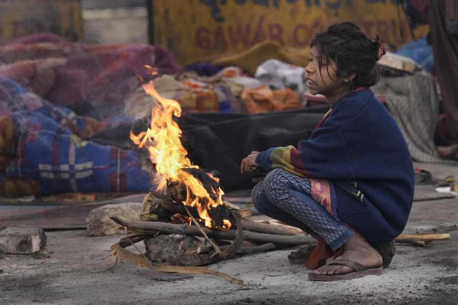 হাওয়া অফিস জানিয়ে দেয়, পশ্চিমবঙ্গে দাপট চালানো উত্তুরে হাওয়ার ‘দাদাগিরি’ বন্ধ হতে চলেছে। উত্তর-পশ্চিম ভারতের পশ্চিমি ঝঞ্ঝায় শীঘ্রই দুর্বল হয়ে পড়বে উত্তরে হিমালয় ছুঁয়ে আসা হাড়কাঁপানো হিমেল বাতাস।