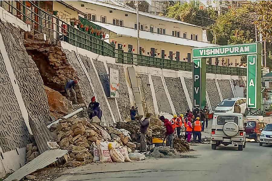 শুধু চামোলি জেলাই নয়, তেহরি জেলার ঘানসালি, পিথোরাগড়ের মুন্সিয়ারি, ধারচুলা, উত্তরকাশী জেলার ভাটওয়ারি, পাউরি, নৈনিতাল-সহ উত্তরাখণ্ডের বেশ কয়েকটি শহর বসে যেতে পারে। 