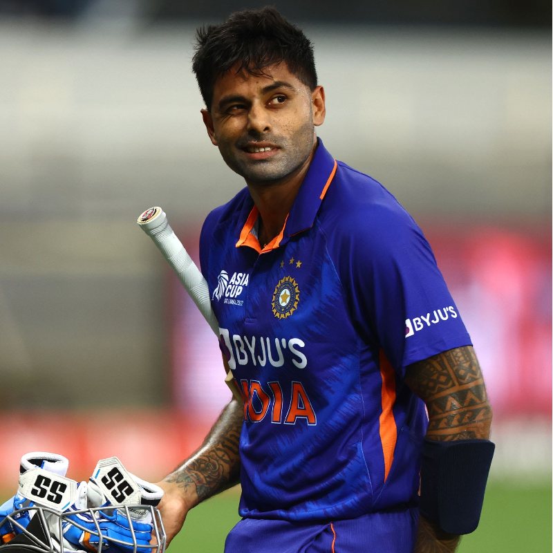 সম্প্রতি শ্রীলঙ্কার বিরুদ্ধে বিধ্বংসী শতরান করেছেন সূর্য। টি-টোয়েন্টিতে নিজের তৃতীয় শতরানও করেছেন তিনি। ২০২২ সালে টি-টোয়েন্টি ক্রিকেটে হাজারের বেশি রান করেছেন তিনি।