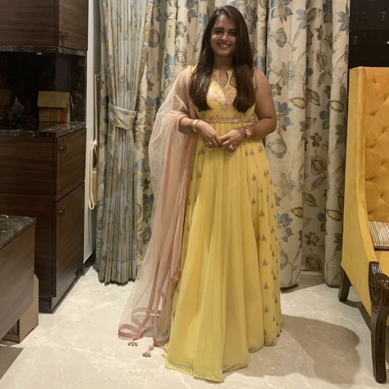 শুধু নাচই নয়, কেক তৈরি থেকে রান্নাবান্না— বিভিন্ন বিষয়ের প্রতি ঝোঁক রয়েছে দেবিশার। মুম্বইয়ে একটি কেকের দোকান খুলেছিলেন তিনি। কিন্তু অজানা কারণে দোকান বন্ধ হয়ে যায়। আপাতত অনলাইনে বাড়িতে বানানো কেক বিক্রি করেন তিনি।