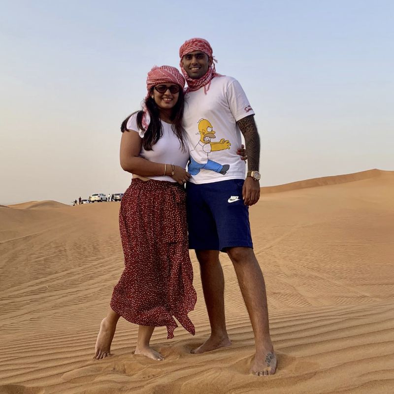 দেবিশা তাঁর পিঠে সূর্যের নামে একটি ট্যাটু করিয়েছেন। যুগলকে মাঝেমধ্যেই বিভিন্ন পার্টিতে অতিথি হিসাবে দেখা যায়। পোষ্যদের সঙ্গেও সমাজমাধ্যমে ছবি পোস্ট করেন দু’জনে।