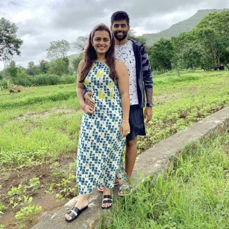 সূর্যের পাশাপাশি দেবিশাও সমাজমাধ্যমে তাঁর অনুরাগীমহল তৈরি করেছেন। এখনও পর্যন্ত ইনস্টাগ্রামে তাঁর অনুরাগীর সংখ্যা আড়াই লক্ষের গণ্ডি পেরিয়েছে।