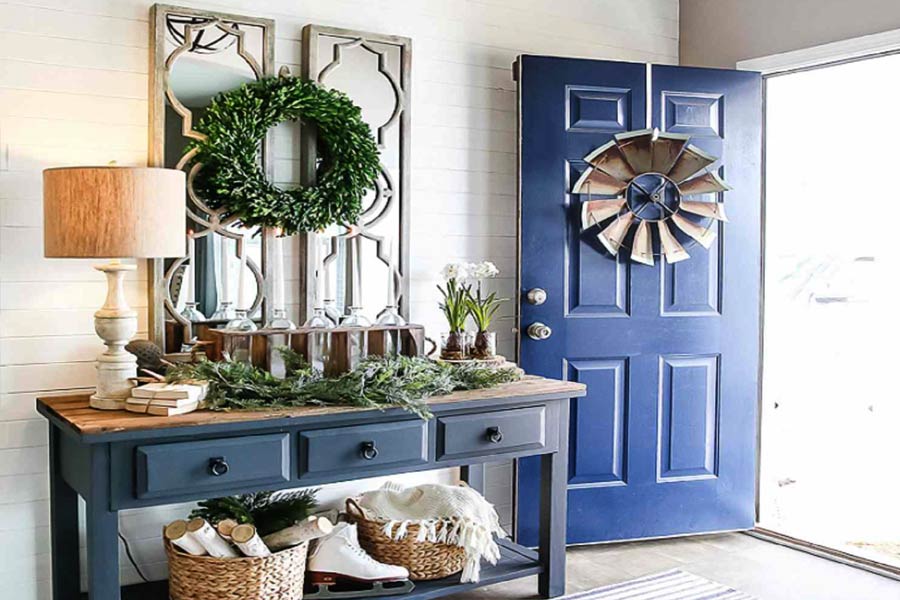 মূল প্রবেশদ্বার সাজিয়ে রাখলে অতিথিদেরও ভাল লাগবে। 