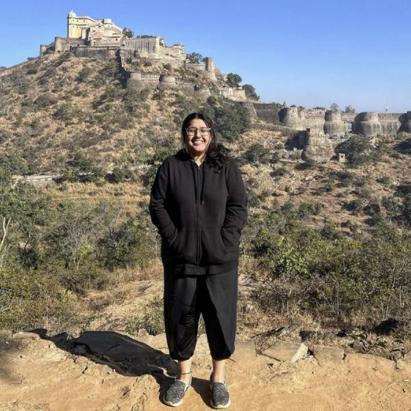 ঝনক জানিয়েছিলেন,তিনি রাস্তায় বেরোলেই সকলে তাঁকে নিয়ে মাতামাতি করতেন। জনপ্রিয়তা উপভোগ করলেও ঝনক ভাবতেন যে রাস্তায় নিজের ইচ্ছেমতো ঘোরাফেরা করতে পারবেন না তিনি। এমন জীবন চাইতেন না বলেও জানিয়েছেন অভিনেত্রী। তাই তিনি অভিনয় জগৎ থেকে সরে আসেন।