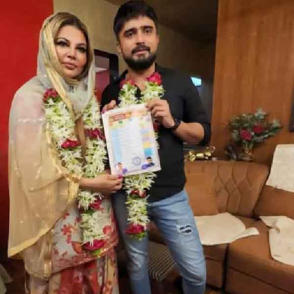 বিবাহিত রাখি, স্বামী আদিল দুরানির সঙ্গে বিয়ের পর।