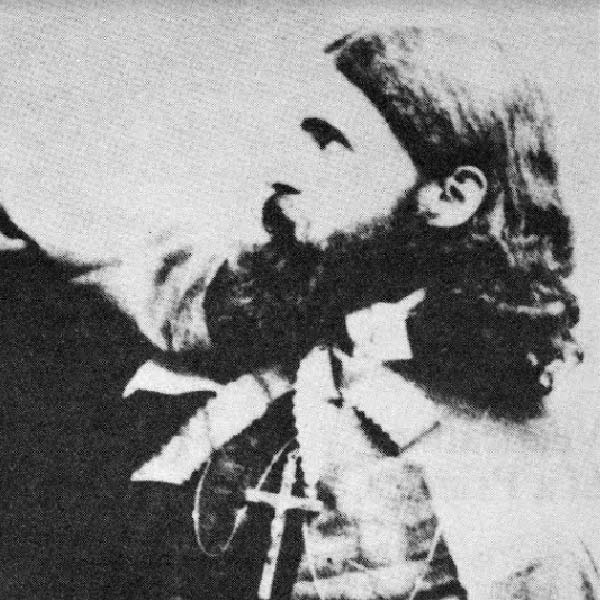 ১৮৮৭ সালে সিরিয়ান খ্রিস্টধর্মের এক বিশেষ শাখার যাজক জন জোসেফ নুরি দাবি করেন, তিনি আরারত পর্বতের শীর্ষের কাছাকাছি নোয়ার আর্কের সন্ধান পেয়েছেন। কিন্তু তুরস্কের পণ্ডিতরা নুরির দাবি নস্যাৎ করে দেন। 