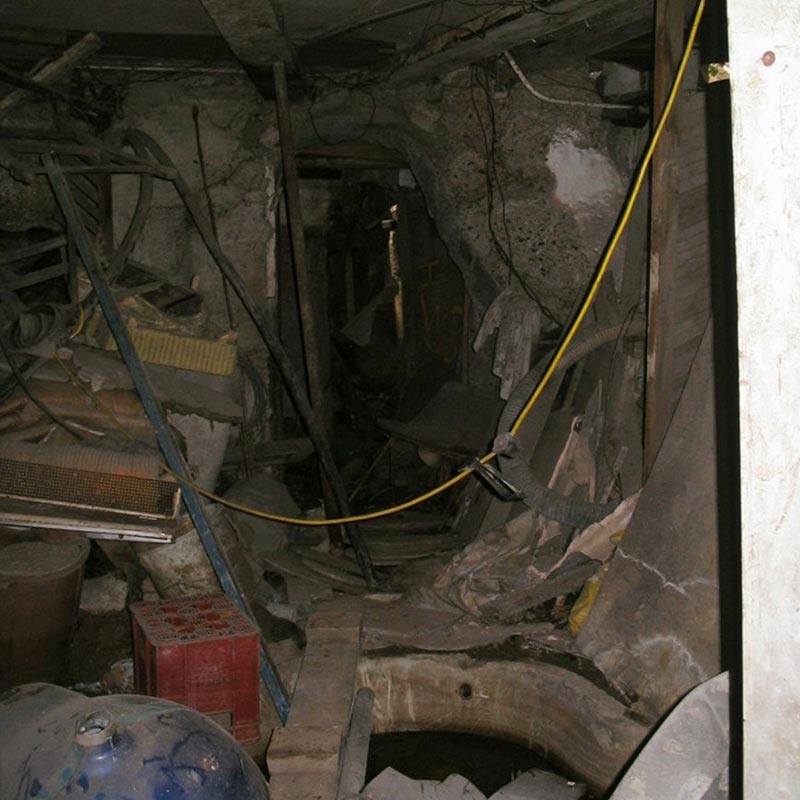 ২০০৬ সালে উইলিয়ামের বাড়ির চারপাশে আল্ট্রাসাউন্ড পরীক্ষা করা হয়। এই পরীক্ষার মাধ্যমে সুড়ঙ্গের গভীরতা মাপা হয়। উইলিয়ামের বাড়ির অবস্থা দেখে তাঁকে বাড়ি ছাড়ার নির্দেশ দেওয়া হয়।