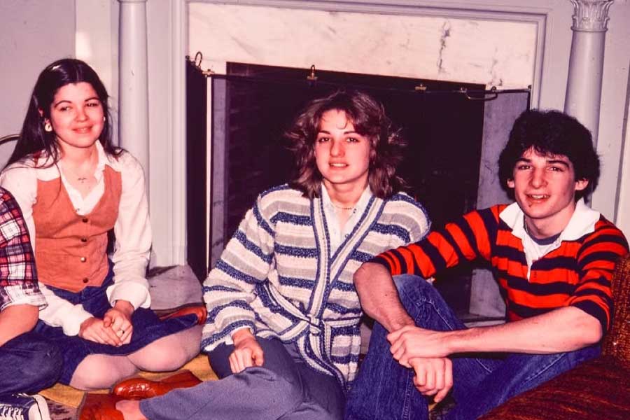 শুধু তাই নয়, মন্টেসকে গুপ্তচরবৃত্তিতে রীতিমতো প্রশিক্ষণও দিয়েছিলেন কিউবা সরকারের প্রতিনিধিরা। তাঁরাই নাকি ডিআইএ-তে তাঁকে চাকরি পেতে সাহায্য করেছিলেন।