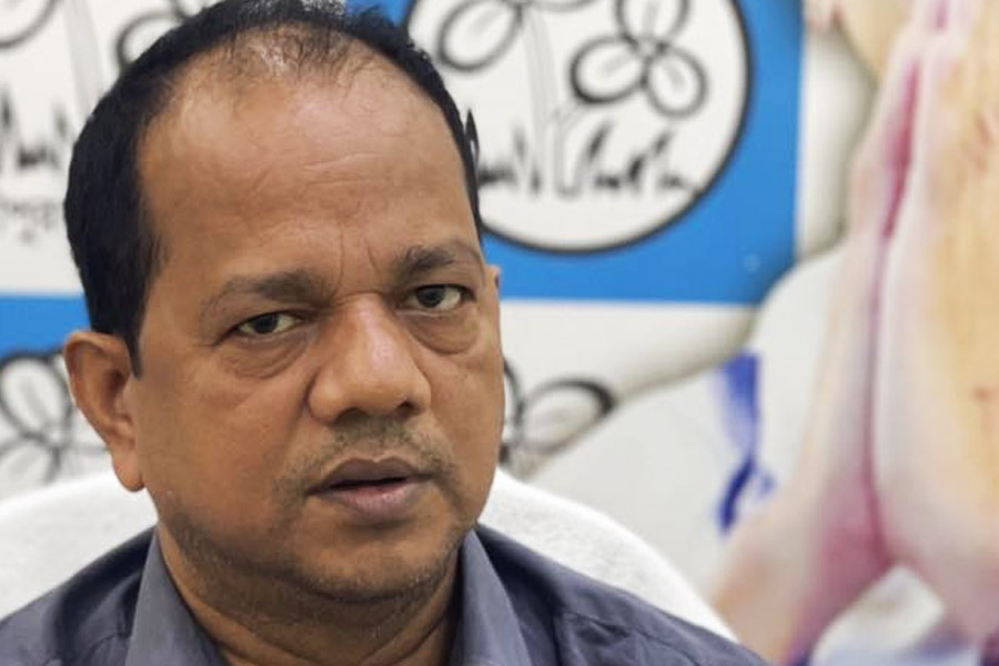 ২০১৭ সালে রাষ্ট্রপতি নির্বাচনের সময় বিধায়ক হিসাবে ভোটদান করতে গিয়ে নিজের ভোটটি নষ্ট করে ফেলেছিলেন জাকির। ঘটনাচক্রে, ওই দিনই বিধানসভায় ছিল মন্ত্রিসভার বৈঠক। রাষ্ট্রপতি নির্বাচনে তাঁর ভোট নষ্ট হওয়ার খবরটি জানাজানি হতেই মন্ত্রিসভার বৈঠকে মুখ্যমন্ত্রীর ভর্ৎসনার মুখে পড়েছিলেন তিনি।