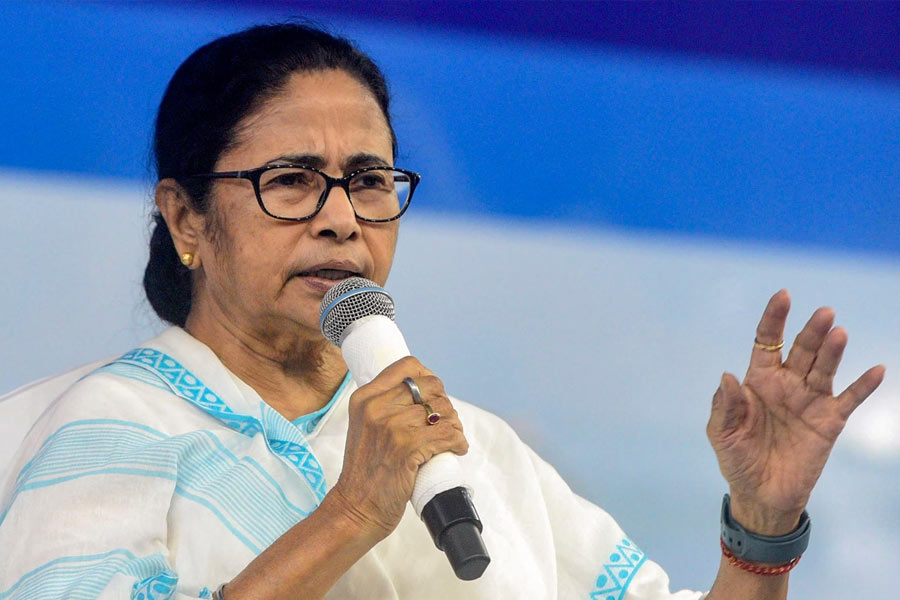 নির্দিষ্ট সময়ে জঙ্গিপুরে ভোট না হওয়ায় বিগত মন্ত্রিসভার সদস্য জাকিরকে বাইরে রেখে মন্ত্রিসভা গঠন করেন মুখ্যমন্ত্রী মমতা বন্দ্যোপাধ্যায়। তাই বর্তমান মন্ত্রিসভায় জায়গা হয়নি জঙ্গিপুরের বিধায়কের।