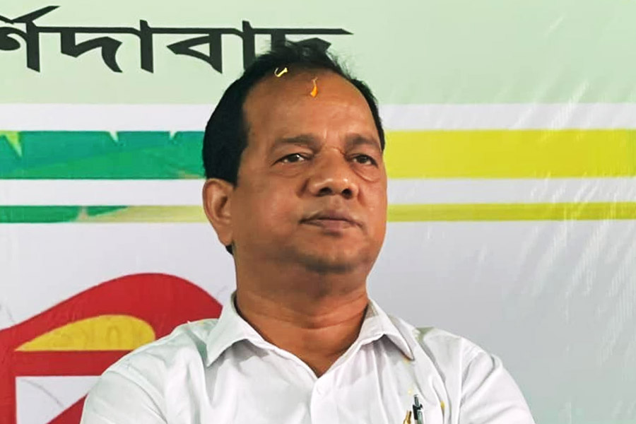 বর্তমানে রাজনীতি ও ব্যবসার চেয়ে নিজের পায়ের চিকিৎসা নিয়েই বেশি ব্যস্ত থাকেন জাকির। মুম্বই ও চেন্নাইয়ে গিয়ে বেশ কয়েক বার অস্ত্রোপচার করিয়ে এসেছেন তিনি। তার ফলে লাঠি ছেড়ে হাঁটতে পারছেন। কিন্তু এখনও পুরোপুরি সুস্থ নন বলেই ঘনিষ্ঠ মহলে দাবি করেন। তদন্তে দীর্ঘসূত্রিতা নিয়ে এনআইএ-র বিরুদ্ধে ক্ষোভের অন্ত নেই তাঁর।