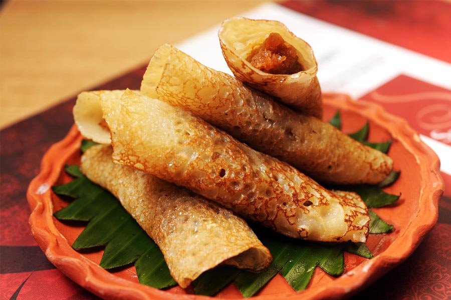 ঝাল পিঠার চল পশ্চিমবঙ্গে কম।