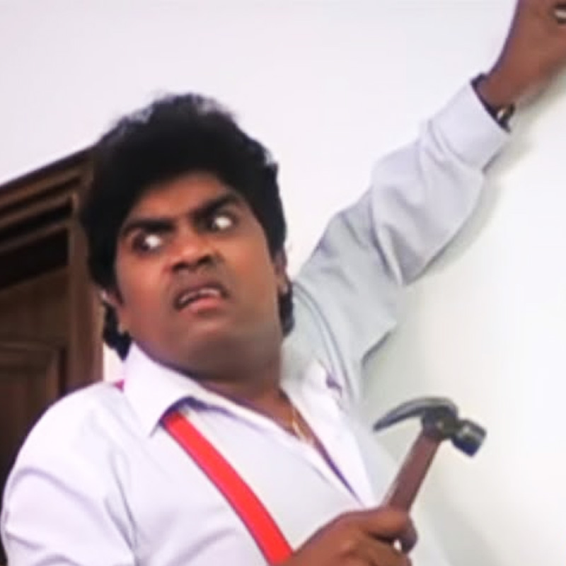 ‘বাজ়িগর’ ছবিতে অভিনয় করার সময় নাকি তাঁকেই সমস্ত পাঞ্চলাইন যোগ করতে হয়েছে বলে জানিয়েছেন জনি নিজেই। তিনি বলেন, ‘‘ওই সময়গুলো খুব ভাল ছিল। আমরা যাঁরা এই পেশার সঙ্গে যুক্ত, সকলেই ভীষণ পরিশ্রম করতাম।’’