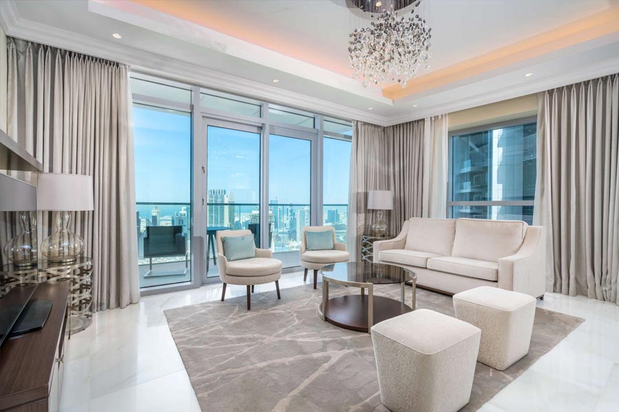 দুবাইয়ে সম্পত্তি কেনার এই তালিকায় রয়েছেন ব্যবসায়ী, রাজনৈতিক নেতা ও আমলারা। যে সময়ে দুবাইয়ে সম্পত্তি কেনার কথা প্রকাশ্যে এসেছে, সেই সময় কোভিড অতিমারি পর্ব চলছিল। ফলে ওই সময় নিজেদের দেশ থেকে টাকা নিয়ে গিয়ে বিদেশে বাংলাদেশিরা সম্পত্তি কিনেছেন বলে মনে করছেন বিশ্লেষকরা। 