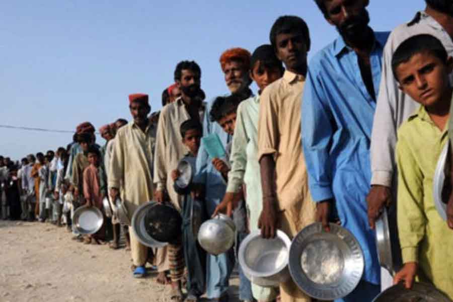 চাল, ডাল এবং গমের দাম এক বছরে বেড়েছে ৫০ শতাংশ। ডিজেল ৬১ শতাংশ এবং পেট্রলের দাম ৪৮ শতাংশ বেড়েছে।