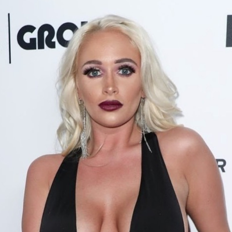 মৃত্যুর কিছু দিন আগে বাড়ি ভাড়া দেওয়া বন্ধ করে দেওয়ার কথা ভেবেছিলেন বুরচার্ড। তাঁদের মধ্যে মনোমালিন্য হয়েছিল। এর পরেই চিকিৎসককে খুনের সিদ্ধান্ত নেন কেলসি।