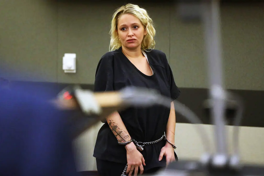 বুরচার্ডের মৃত্যুর পরে উধাও হন কেলসি, কেনিসন এবং তাঁদের সঙ্গে একই বাড়িতে থাকা ডায়ানা। তিন জনেই পালিয়ে গিয়েছিলেন শহর ছেড়ে।