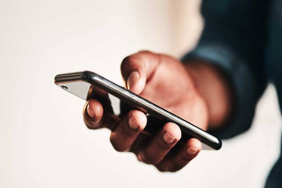 সারা দাবি করেছিলেন, তিনি বুঝতে পারেননি যে জর্জ সকাল পর্যন্ত স্যুটকেস থেকে বেরোতে পারবে না। সকালে স্যুটকেসের ভিতরে জর্জের ফোন বাজার আওয়াজ পেয়ে তিনি পুরো বিষয়টি বুঝতে পারেন বলে দাবি করেন।