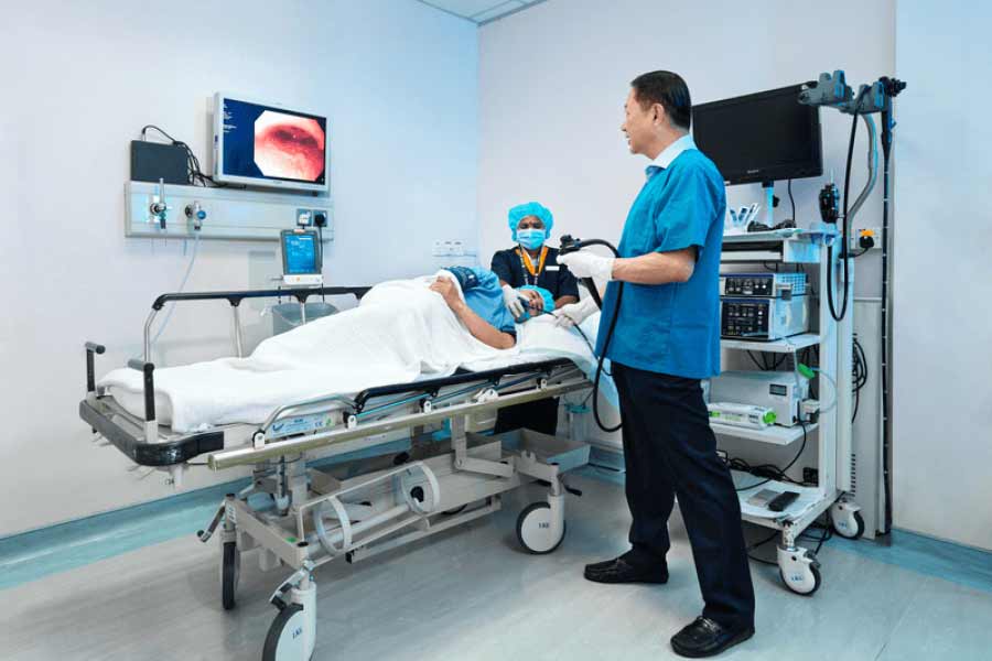 হাসপাতালে নিয়ে যাওয়ার সময় কিশোর শারীরিক অবস্থা কতটা আশঙ্কাজনক ছিল, তা জানিয়েছেন অ্যাম্বুল্যান্সের চালক রেক্স ক্লার্ক।