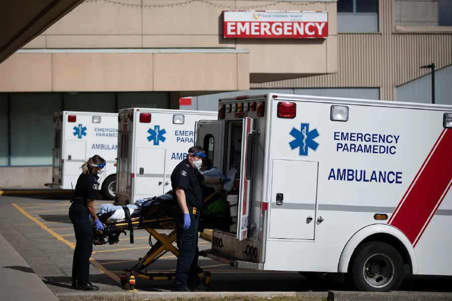 যে অবস্থায় আহত ওই কিশোরকে হাসপাতালে নিয়ে যাওয়া হয়েছিল, তাতে শুধু রেক্স নয়, বাকিদেরও মনে হয়েছিল  বাঁচবে না।