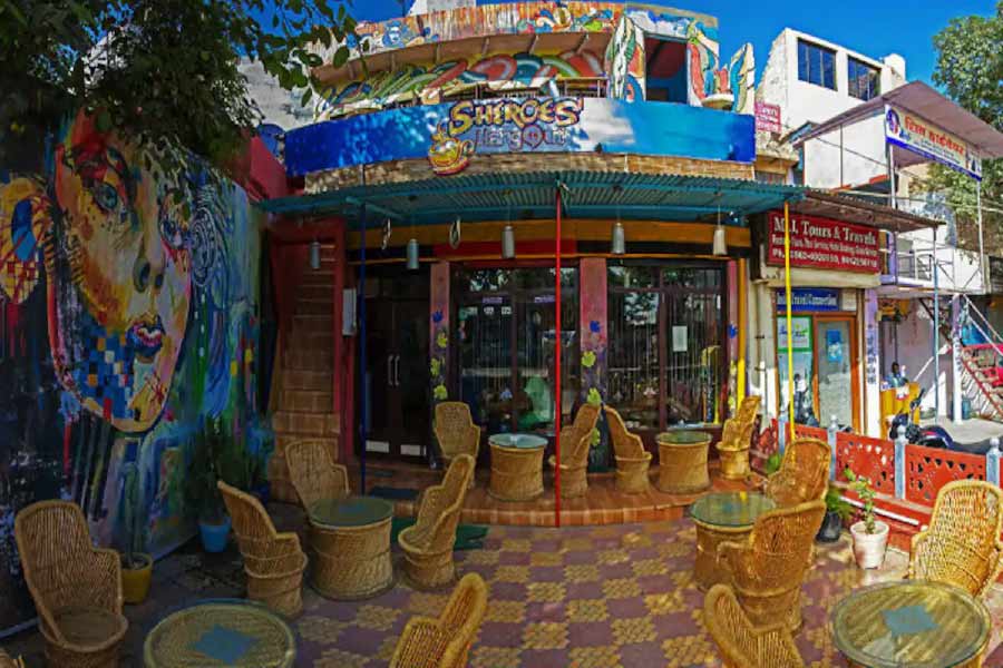 আগে অ্যাসিড হামলার ঘটনায় ভারতীয় দণ্ডবিধির ৩২৬ ধারায় গুরুতর জখম হওয়ার মামলা দায়ের হত। কিন্তু পরে ওই ধারার সঙ্গে ৩২৬-এ এবং বি জুড়ে দেওয়া হয়। আর ওই ধারায় অ্যাসিড হামলার ঘটনাকে জামিন অযোগ্য বলে উল্লেখ করা হয়। শুধু তাই-ই নয়, অভিযুক্তের কমপক্ষে দশ বছর সাজা অথবা আজীবন কারাদণ্ডের বিষয়টি যোগ করা হয়। 