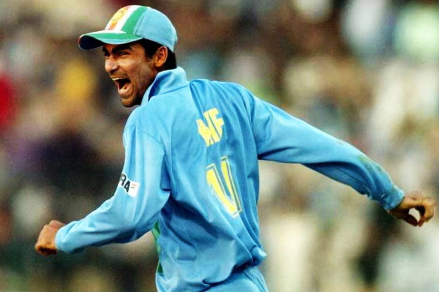 কইফ ভারতের হয়ে অনেকগুলি স্মরণীয় ইনিংস খেলেছেন। তার মধ্যে অন্যতম ২০০২ সালের ন্যাটওয়েস্ট ফাইনাল। যেখানে কইফ এবং যুবরাজ জুটি ইংল্যান্ডের বিরুদ্ধে জয় এনে দিয়েছিল। কইফ ভারতের হয়ে ১৩টি টেস্ট ও ১২৫টি একদিনের ম্যাচ খেলেছেন। ২৯টি আইপিএল ম্যাচও খেলেছেন কইফ।