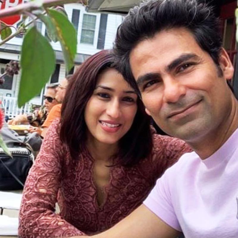 সংবাদমাধ্যমের প্রতিবেদন অনুসারে, কইফ এবং পূজার আলাপ হয়েছিল ২০০৭ সালে। একটি পার্টিতে এক জন বন্ধুর মাধ্যমে তাঁদের প্রথম দেখা।