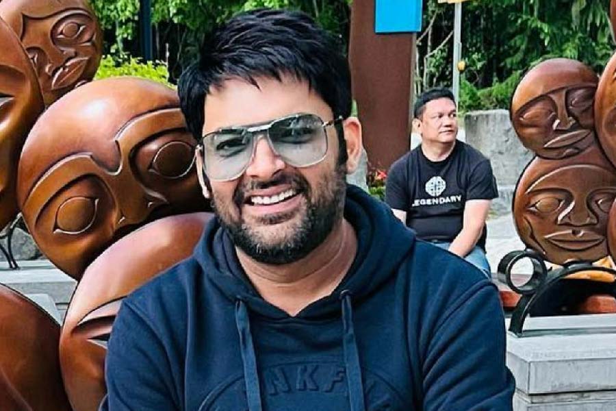 সলমনের পোস্টে হৃদয়ের ইমোজি দিয়েছেন কৌতুকশিল্পী কপিল শর্মা। নাদিমকে শুভেচ্ছা জানিয়েছেন ‘দ্য কপিল শর্মা শো’-এর আর এক অভিনেতা কিকু শর্মা।