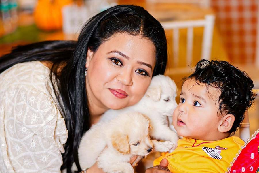 সম্প্রতি ‘বিগ বস ১৬’ রিয়েলিটি শোয়ে ভারতী সিংহের বাচ্চা সামলানোর পর সেই প্রশ্ন আরও বেশি করে ঘুরছে। শোয়ে অতিথি হয়ে এসেছিলেন ভারতী এবং তাঁর স্বামী হর্ষ লিম্বাছিয়া। সঙ্গে ছিল তাঁদের খুদে পুত্র। তাকে রীতিমতো সামলে গিয়েছেন সলমন। তার পরেই দীর্ঘশ্বাস ছেড়েছেন ভাইয়ের ভক্তরা। 