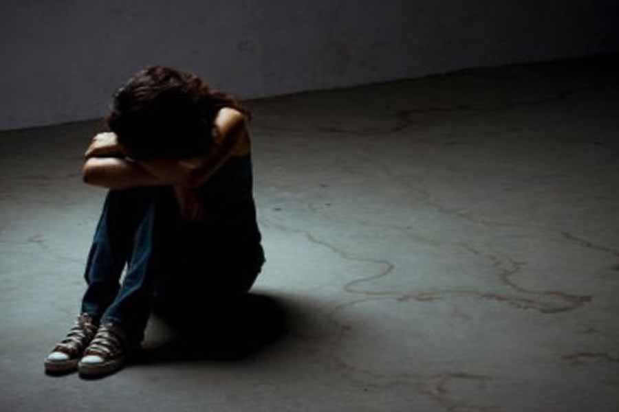 মাইসুরুর অবসরপ্রাপ্ত এক পুলিশ আধিকারিক এস কে সুকেশ জানিয়েছেন,  স্যান্ট্রো গাড়িটি ছিল রবির ‘চলতা ফিরতা’ একটি অফিস। যত রকম অনৈতিক কাজ এবং অপরাধের চুক্তি হত এই গাড়িতেই। স্যান্ট্রো গাড়িটি ছিল রবির সর্বক্ষণের সঙ্গী। আর সেই থেকেই গোটা মাইসুরু এবং পরবর্তী কালে গোটা কর্নাটকে তিনি স্যান্ট্রো রবি নামেই পরিচিত হয়ে উঠেছিলেন।