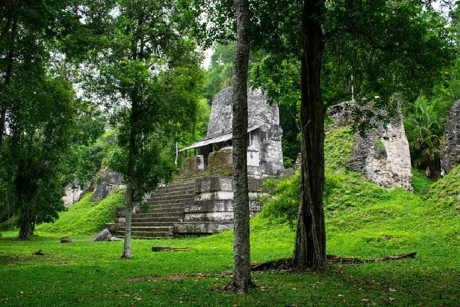 প্রত্নতত্ত্ববিদদের ধারণা, নগরের অধিবাসীদের যাতায়াতের সুবিধার জন্য নগর জুড়ে রাস্তাগুলি এমন ভাবে তৈরি করা হয়েছিল যে, খুব সহজেই নগরের যে কোনও প্রান্তে পৌঁছে যাওয়া যায়।