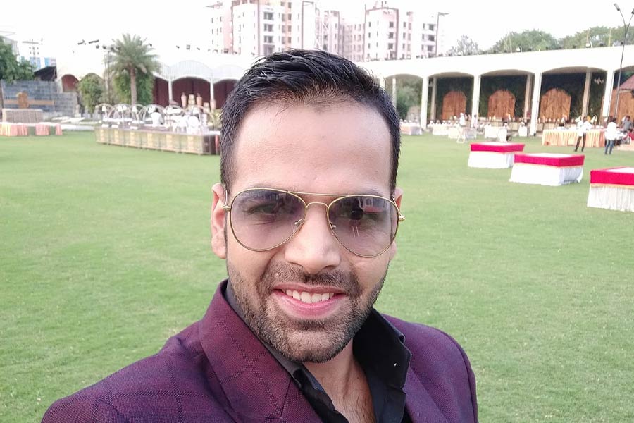 বাণিজ্য নিয়ে পড়াশোনা করেই থেমে থাকেননি বিকল্প। ইভেন্ট ম্যানেজমেন্ট নিয়ে ডিপ্লোমাও করেছেন তিনি। পড়াশোনার পাশাপাশি সিনেমা দেখতেও ভালবাসেন। তবে, বলিউডের অভিনেতাদের মধ্যে পছন্দের তালিকায় সবার উপরে রেখেছিলেন বলিউডের ‘খিলাড়ি’ অক্ষয় কুমারকে।