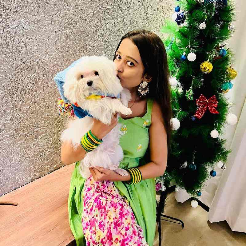 কুকুর খুব ভালবাসেন মেহা। তাঁর পোষা কুকুরের নাম গুচ্চি। দু’বছর বয়সি এই পোষ্যের সঙ্গে অধিকাংশ সময় তিনি কাটান।