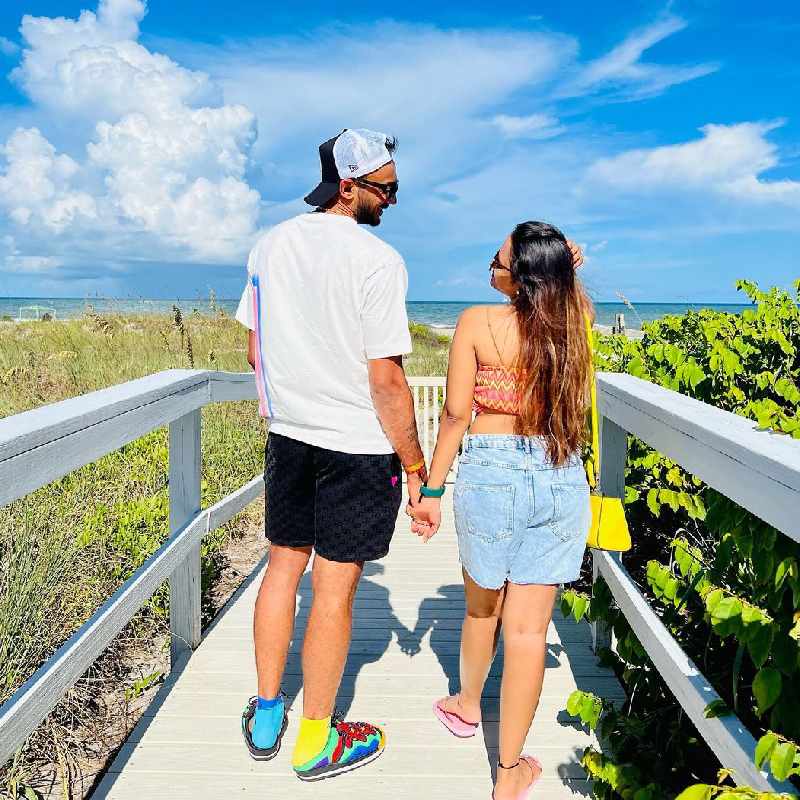 ২০ জানুয়ারি মেহার জন্মদিন। যুগলের জীবনেও এই দিনটি বিশেষ গুরুত্বপূর্ণ। বাগ্‌দানের জন্য প্রেমিকার জন্মদিনটিকেই বেছে নিয়েছিলেন অক্ষর।