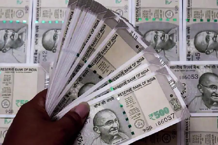 আইআইএফএল (ইন্ডিয়া ইনফো লাইন ফিনান্স লিমিটেড) ওয়েলথ এবং হুরুন ইন্ডিয়া ধনী ভারতীয় এবং প্রবাসীদের একটি তালিকা প্রকাশ করেছে। তাতে দেখা গিয়েছে, সব থেকে ধনী প্রবাসী ভারতীয় হলেন বিনোদ। তাঁর মোট সম্পত্তির পরিমাণ এক লক্ষ  ৬৯ হাজার কোটি টাকা।