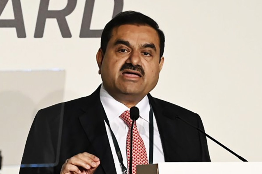 দেশে ধনীদের তালিকায় শীর্ষে রয়েছেন গৌতম আদানি। সেখানেও ষষ্ঠ স্থানে রয়েছে বিনোদ।  জানিয়েছে আইআইএফএল ওয়েলথ সংস্থা।